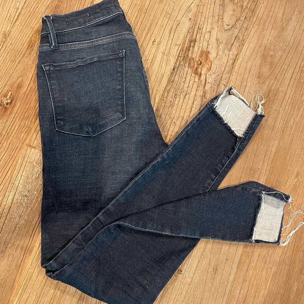 Frame Denim, Le Skinny de Jeanne. Dark wash high waisted skinny jeans